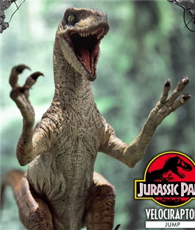Jurassic-Park-Film-Velociraptor-Jump